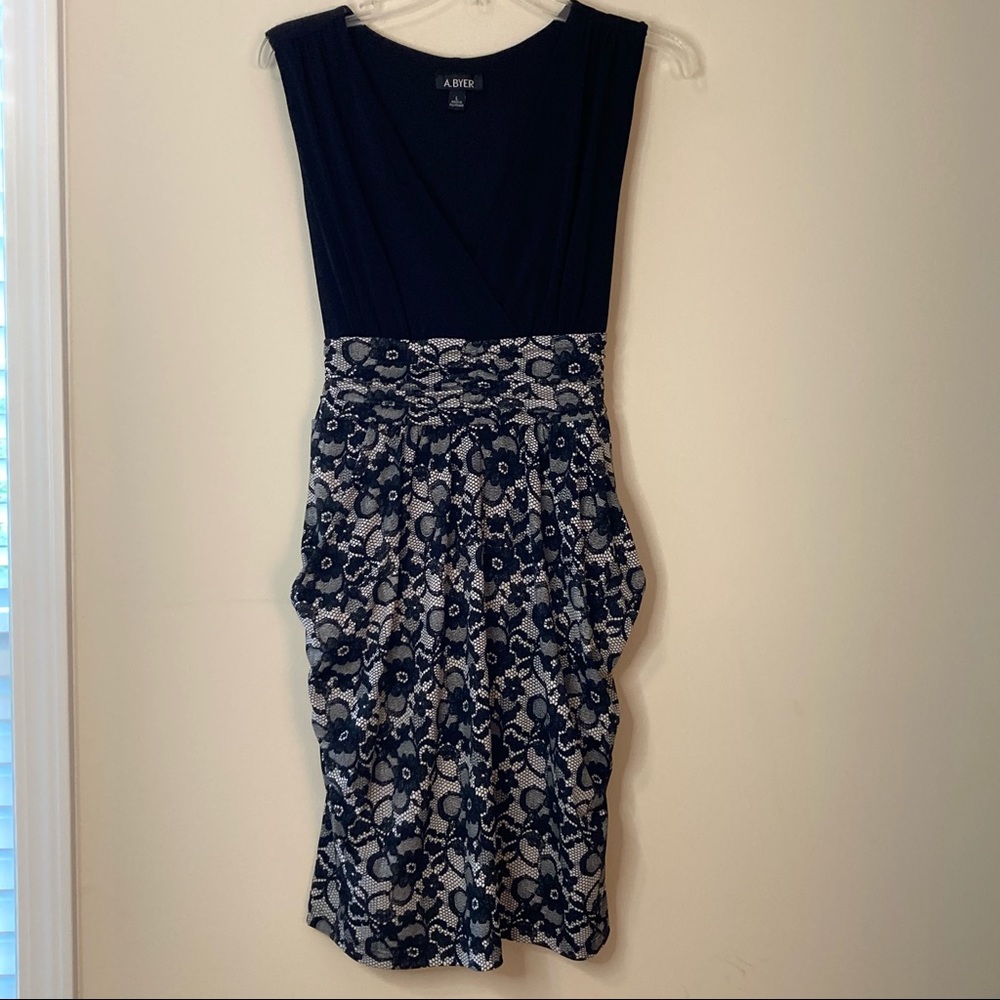 A. Byer Black & White Crossover Sleeveless Lined Dress with Pockets Size L
